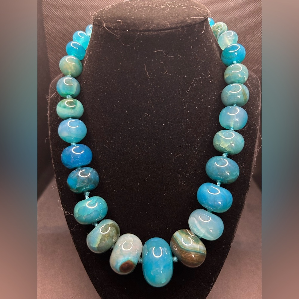 Graduated Shiny Turquoise Bead Necklace Approximately 19”